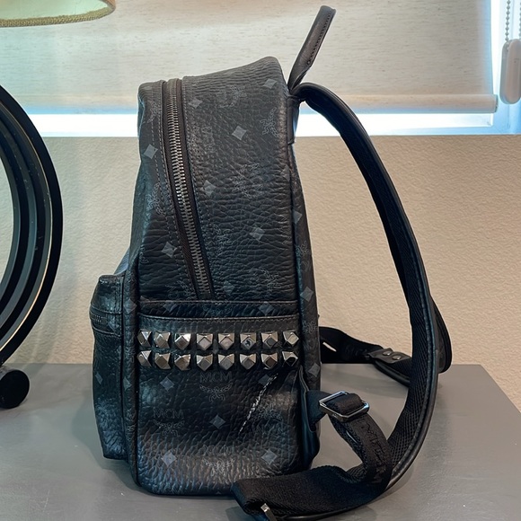 MCM Back Pack - Picture 6 of 11